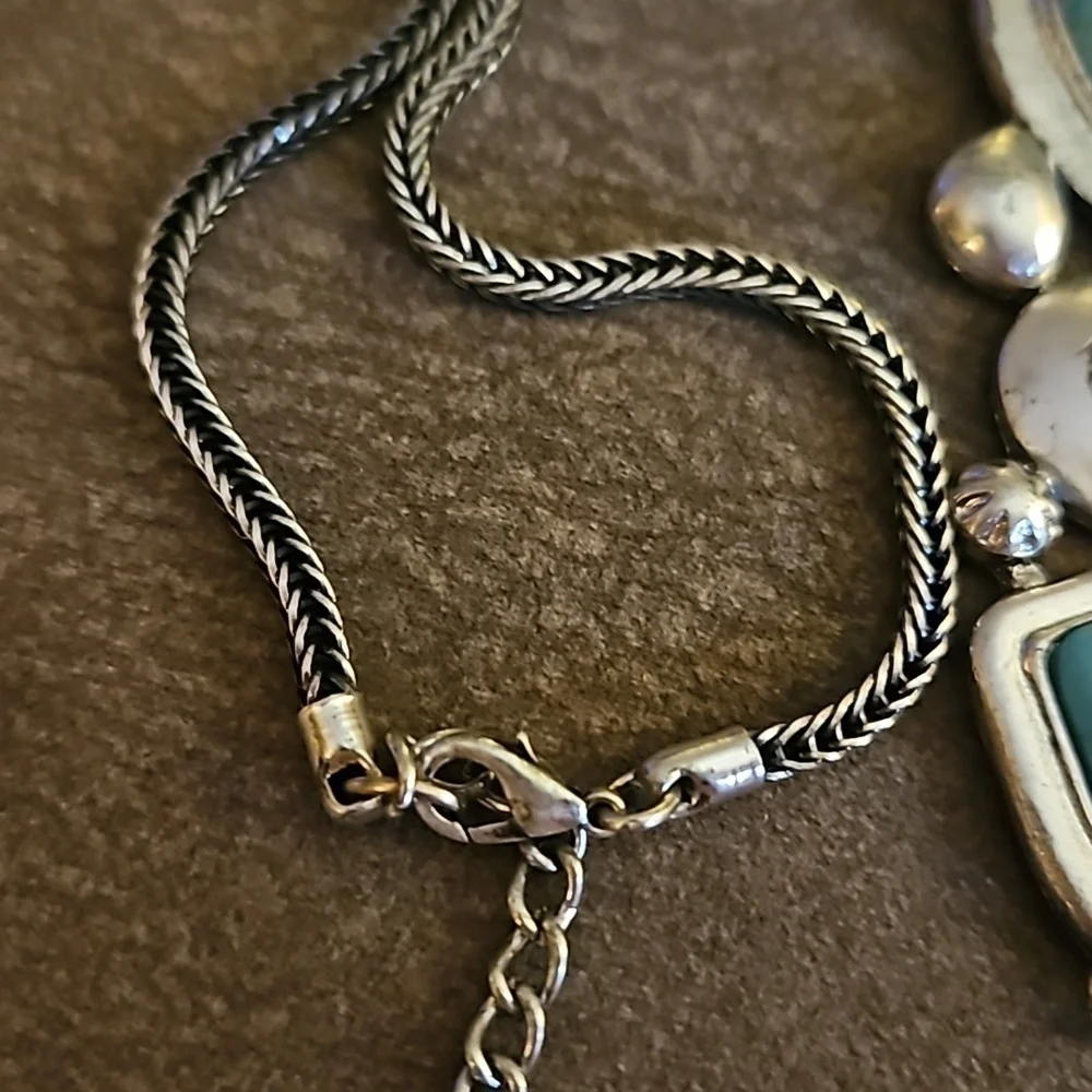 VTG Abstract Geometric Howlite Pendant Chain Necklace